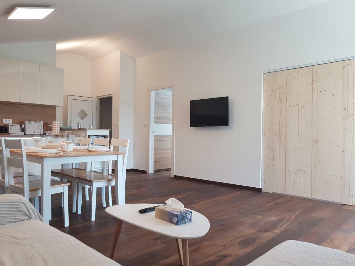 Miran Odmor U Srcu Pule! Apartman Iva 60M2. พูลา ภายนอก รูปภาพ